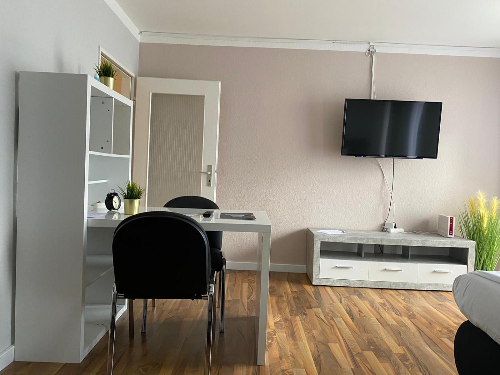 1,5-Zimmer Apartment Mit Balkon Am Hauptbahnhof Neumünster Exterior foto